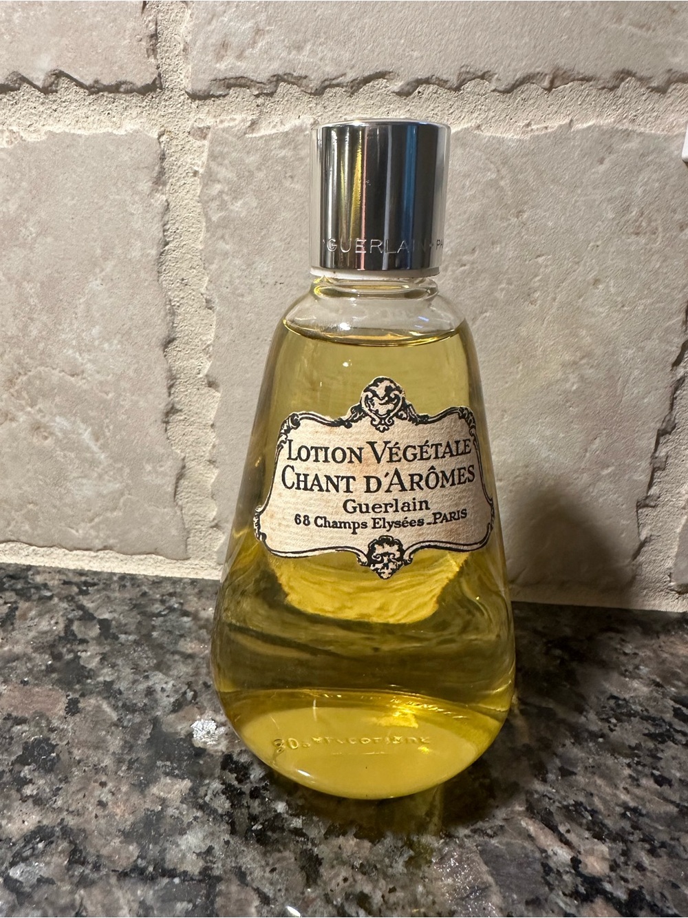 GUERLAIN Yellow & Silver Chant d'Arômes Body Lotion Bottle